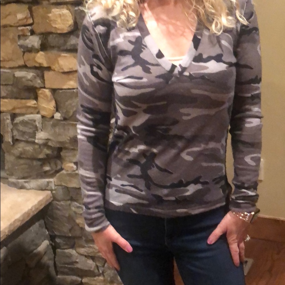 Knitwit featherweight cashmere camo v-neck